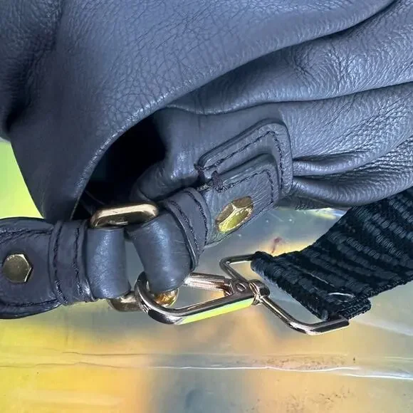 ★ EUC Marc Jacobs Pebble Leather Gray Crossbody Handbag Purse - Picture 14 of 16